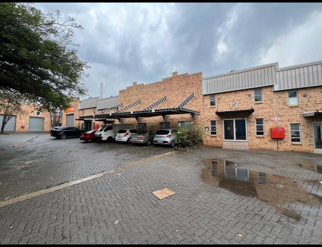 599M² WAREHOUSE TO LET IN LASER PARK
